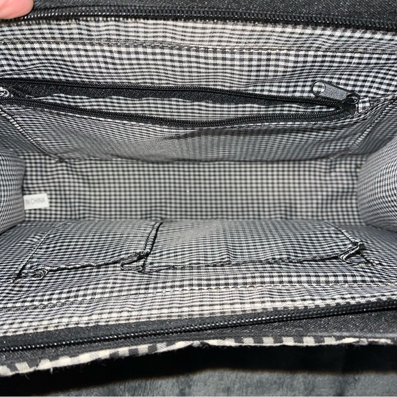 Women’s Black and White Check Snowman Shoulder Bag Quilted Outer Zipper Closure - Picture 9 of 9